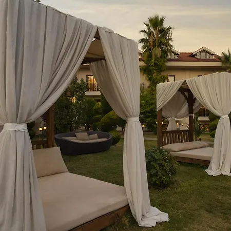 Hotel Deluxe